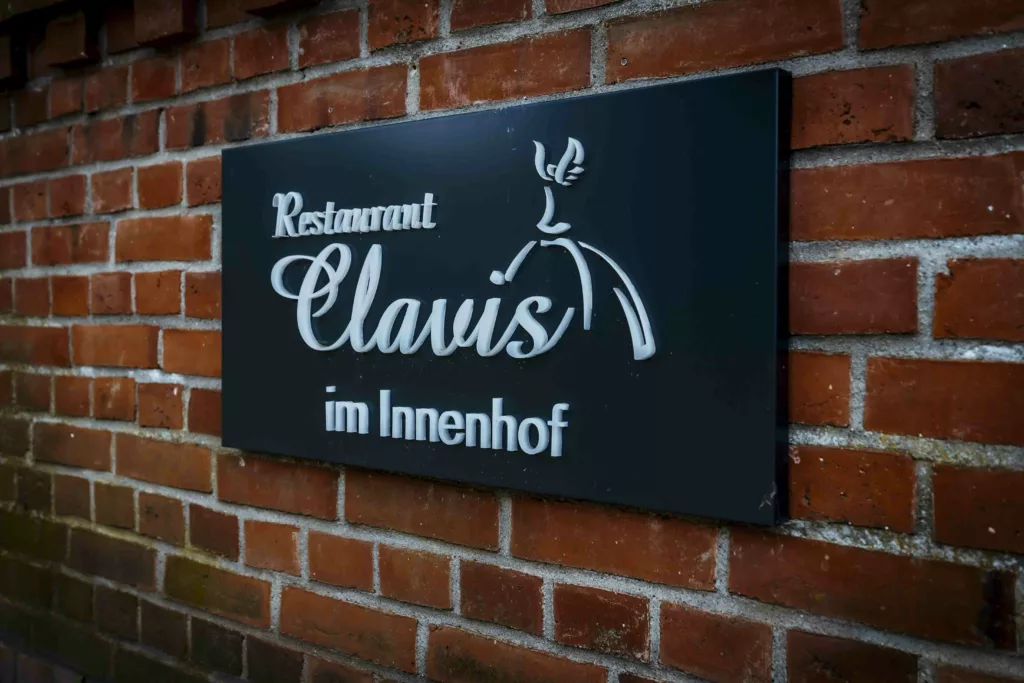 Restaurant Clavis im Innenhof vom Kemper Hof Netzeband by Lars Tolle Photography